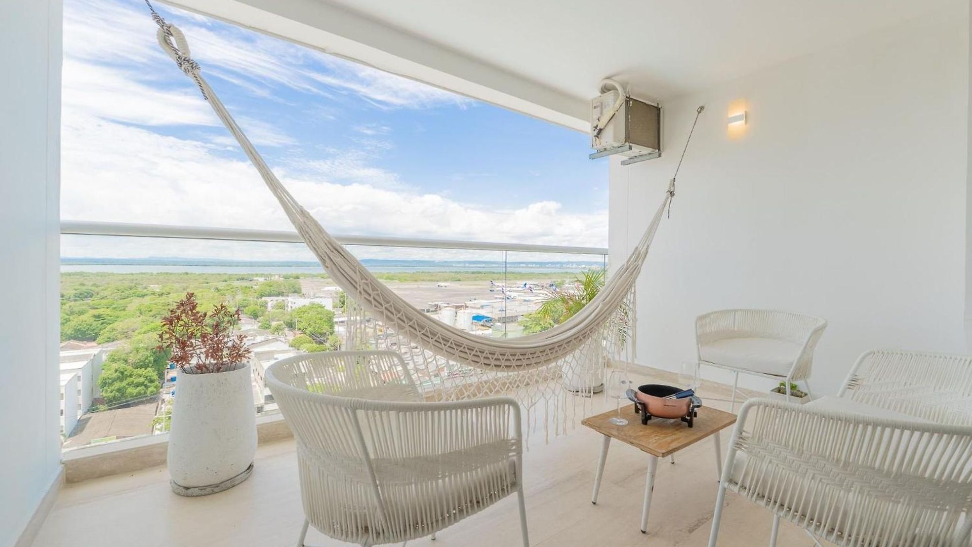 With Balcony, Hammock & Panoramic View | Cb1135 Apartamento Cartagena